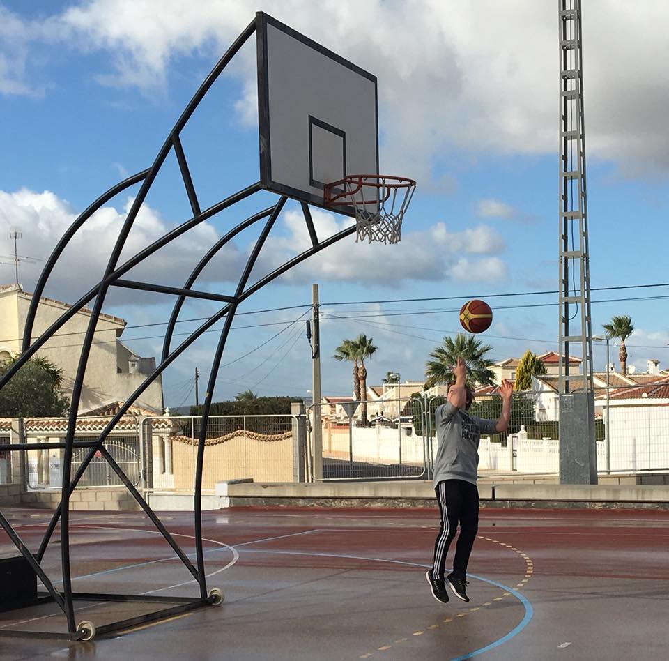 Jugar a baloncesto en Ciudad Quesada